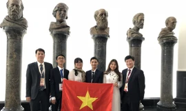 Đoàn học sinh Việt Nam đều đoạt huy chương