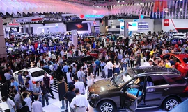 ‘Ôm tiền’ chờ mua ô tô 2018: Giá xe sẽ giảm?