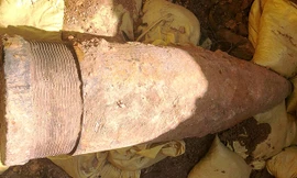 Quả đạn pháo gần 1 tấn được phát hiện ngày 24/5. Ảnh: CB