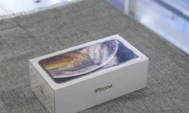 Vào rạng sáng ngày 21/9, những chiếc iPhone Xs Max đầu tiên đã xuất hiện tại thị trường Việt Nam.