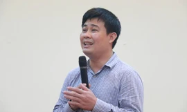 Ông Sái Công Hồng trả lời trong cuộc họp báo sáng 27/4