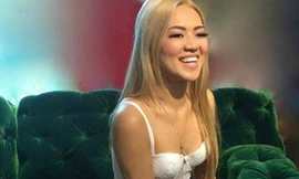 Mandy đăng những bức ảnh kèm thông tin cá nhân trong bài rao bán trên mạng. 