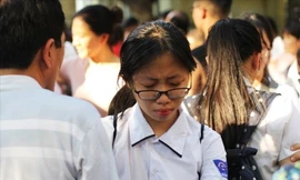 Hà Nội hạ điểm chuẩn vào lớp 10 chuyên và hệ song bằng