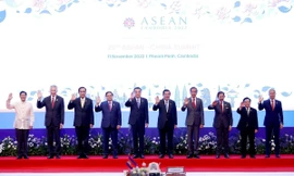 ASEAN và Trung Quốc nhất trí sớm mở cửa, ổn định kết nối chuỗi cung ứng