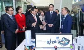 Thủ tướng đề nghị Samsung coi Việt Nam là 'cứ điểm’ quan trọng nhất, chiến lược toàn cầu 