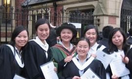 Hàng trăm sinh viên Trung Quốc làm giấy tờ du học giả