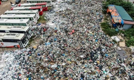 Khu Nam Sơn thông xe một tuần, rác vẫn chất thành 'núi' nhiều nơi ở nội đô 