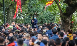 Phủ Tây Hồ đặc người sau kỳ nghỉ Tết