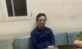 Xưng là cảnh sát, còng tay bảo vệ trường Sylvan để trộm, cướp