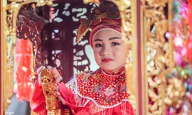 Sợ bị cướp tại hội Gióng, an ninh bảo vệ 'Tướng bà' 10 tuổi