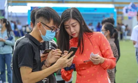 Giới trẻ nườm nượp đến trải nghiệm Ngày thẻ Việt Nam 2020