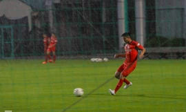 Mục kích U22 Việt Nam đội mưa ‘luyện công’