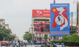 Phố phường Hà Nội rợp cờ hoa chào mừng Quốc khánh 2/9