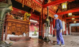 Hà Nội phun khử trùng hàng loạt di tích