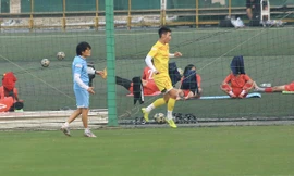 Quách Tân tập tễnh ngoài sân, tuyển Việt Nam nhận thêm hung tin?