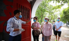 Nhiều di tích ở Hà Nội mở cửa đón khách sau kỳ 'ngủ đông'