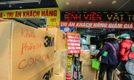 Chần chừ vài phút, khách hàng mua nước rửa tay nhận ngay giá 'cắt cổ'