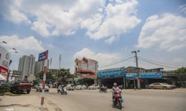 Cận cảnh đường 2 nghìn tỷ có đoạn 'phình' ra chỉ để trồng cây xanh bị thanh tra