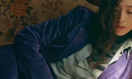 “Mãn nhãn” với sự xuất hiện “đỉnh cao thần thái” của Idol K-pop trong sắc tím “hot hit“