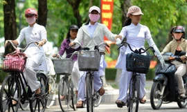 Nhiều trường học lùi lịch do COVID-19, mùa Hè của học sinh lại kéo dài “bất đắc dĩ“