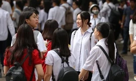 THPT chuyên KHXH&NV lần đầu tuyển sinh: Đề thi chuyên Văn được đánh giá hay “nhức nhối“