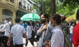 Đáp án tham khảo đề thi Văn THPT: Teen dự đoán như thế nào về điểm số của mình?