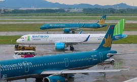 Dịch vụ không thiết yếu được hoạt động trở lại, các hãng hàng không phục hồi đường bay