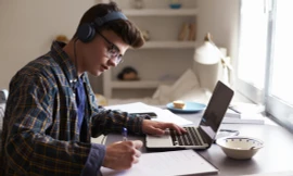 Sẵn sàng “nâng cấp” bản thân với những khóa học kỹ năng online độc - lạ!