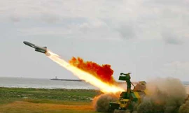 Những 'lá chắn thép' trên bờ biển Việt Nam