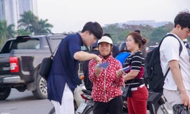 Phe vé 'áp đảo' trước SVĐ Mỹ Đình