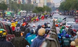 Giao thông Sài Gòn rối loạn trong cơn mưa lớn cuối tuần