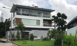 Ngắm căn biệt thự mới tậu của vợ chồng Ốc Thanh Vân