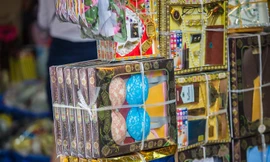 Xuất hiện hàng mã hình đồ lót dành cho người âm trên phố cổ