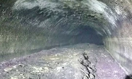 Khối mỡ vón được tìm thấy trong đường cống ở Macomb. Ảnh: UPI.