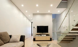 Vợ chồng trẻ Hà Nội xây nhà ống đơn giản mà được khen hết lời