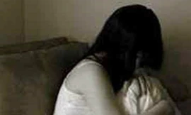 Học sinh lớp 2 bị bảo vệ dâm ô