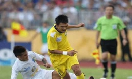 Tiền vệ Hồng Việt của SLNA bị chém trọng thương