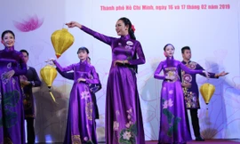 79 tuổi còn tham dự cuộc thi “Duyên dáng áo dài”