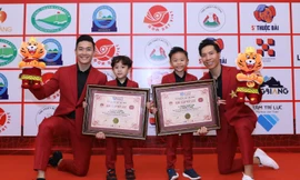 Con trai Quốc Cơ- Quốc Nghiệp phá kỷ lục Việt Nam