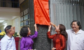 Gắn bảng hiệu Di tích quốc gia cho Trụ sở báo Dân Chúng