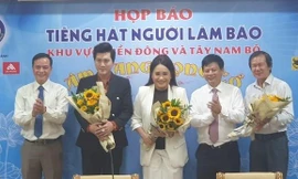 Nhiều nhà báo đăng ký thi hát cải lương 