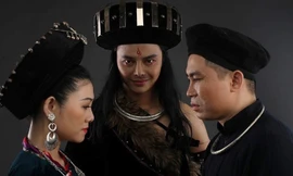 Võ Minh Lâm (Giữa) trong vở Chuyện tình Khâu Vai