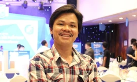 Đạo diễn Hoàng Duẩn