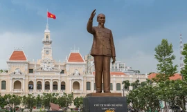 Tour tham quan toà nhà UBND TPHCM sẽ kết hợp đến nhiều điểm du lịch nổi tiếng