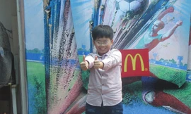 Một cậu bé Việt Nam được ra sân trong trận chung kết World Cup 2018