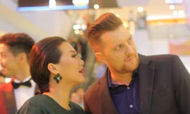 Phim 'Đêm tối rực rỡ' được mở chiếu toàn cầu