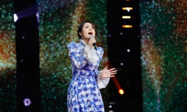 Xúc động nghe con gái nuôi của Hoài Linh hát về chuyện tình của cố nhạc sỹ Thanh Tùng