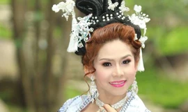 Nghệ sỹ cải lương Bình Tinh: 'Mùa COVID tôi livestream hát cải lương và bán hàng online'