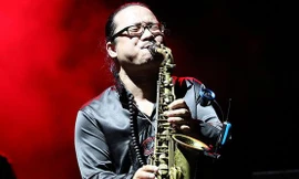 Nghệ sỹ Trần Mạnh Tuấn được bác sỹ cho về thăm nhà