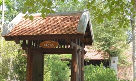 Độc đáo căn nhà truyền thống của đồng bằng Bắc bộ ở TP.HCM